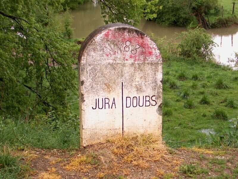 Borne_Jura_Doubs.jpg.09695579607e6a97c70c0725654e9dd0.jpg