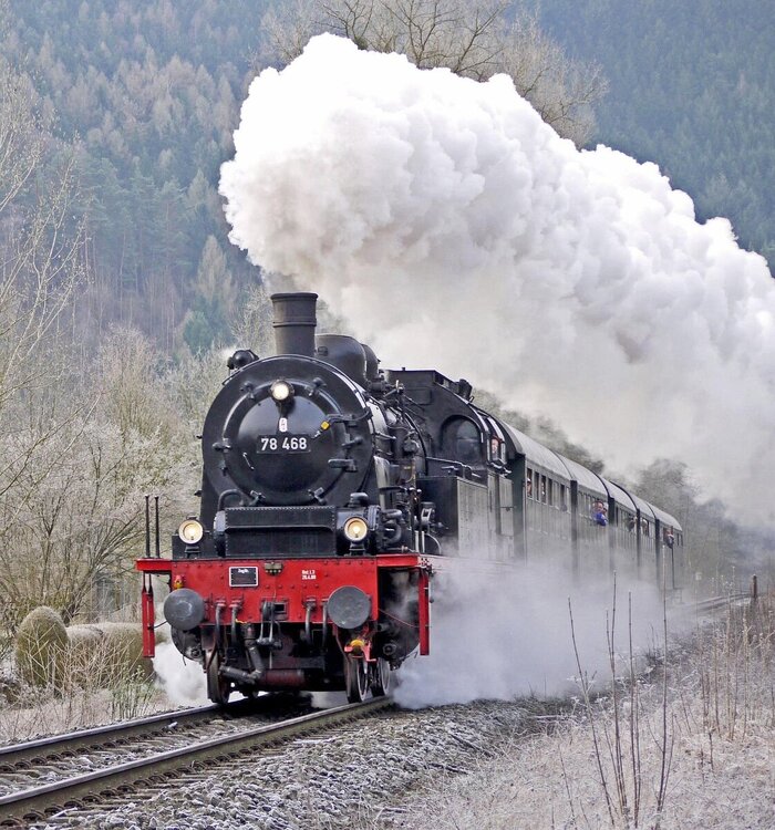 steam-locomotive-gd2c008f80_1920.thumb.jpg.3171f755e9417d1ea392f706f0c13052.jpg